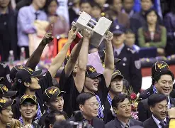 亿博官方入口-这也行？赛后广东宏远回应争议广东宏远围绕全明星赛更衣室发声，今晚山东男篮调整名单以备全明星赛的简单介绍